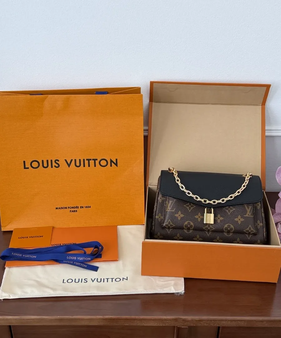Сумка Louis Vuitton в фирменной упаковке с коробкой и пакетом