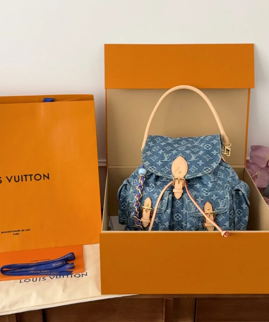 Рюкзак Louis Vuitton Montsouris в фирменной оранжевой коробке с пакетом