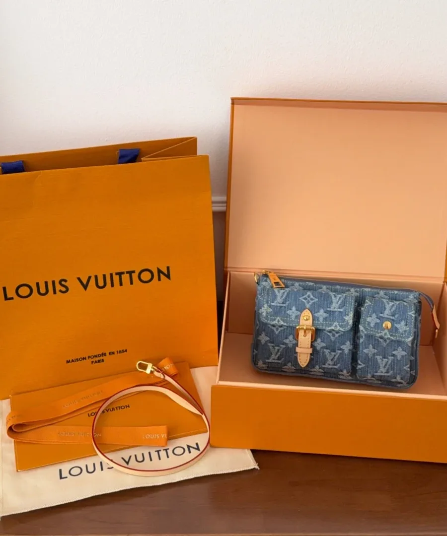 Джинсовая сумка Louis Vuitton в фирменной оранжевой коробке с пыльником