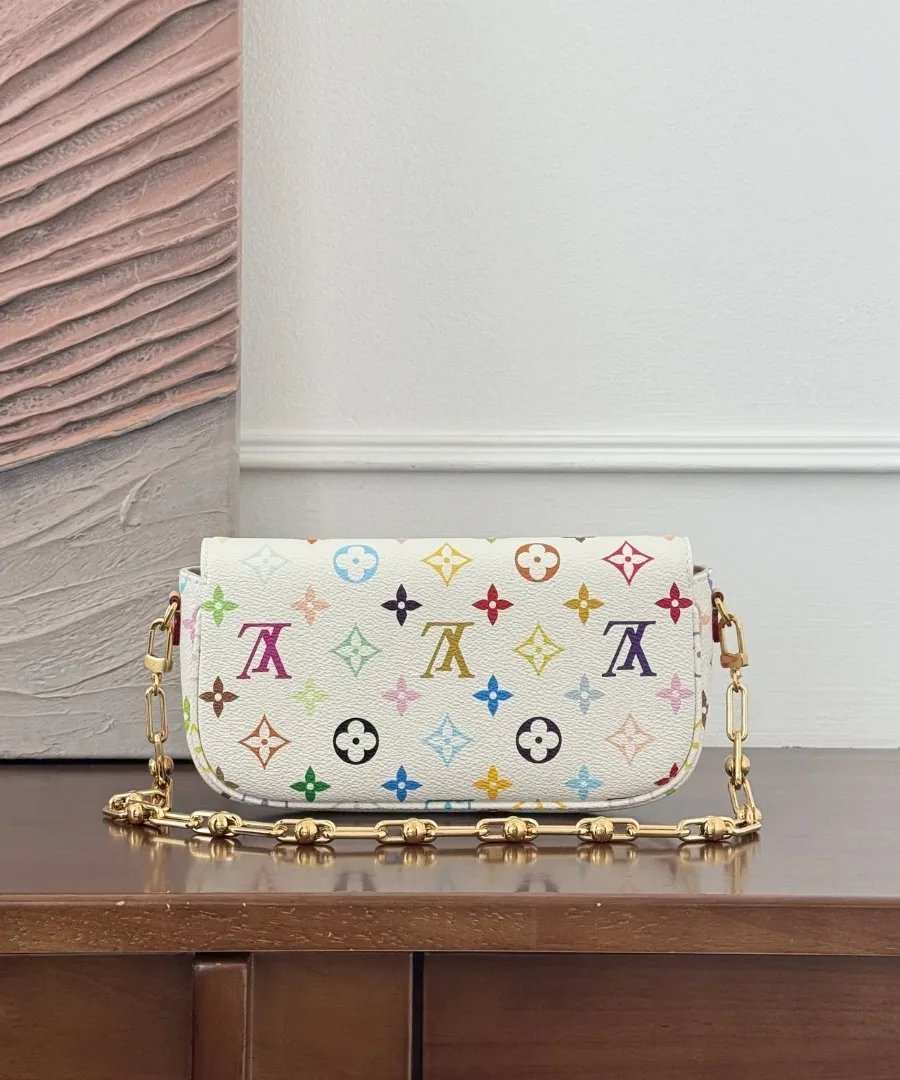 Разноцветная сумка Louis Vuitton Ivy с золотистой цепочкой, вид спереди