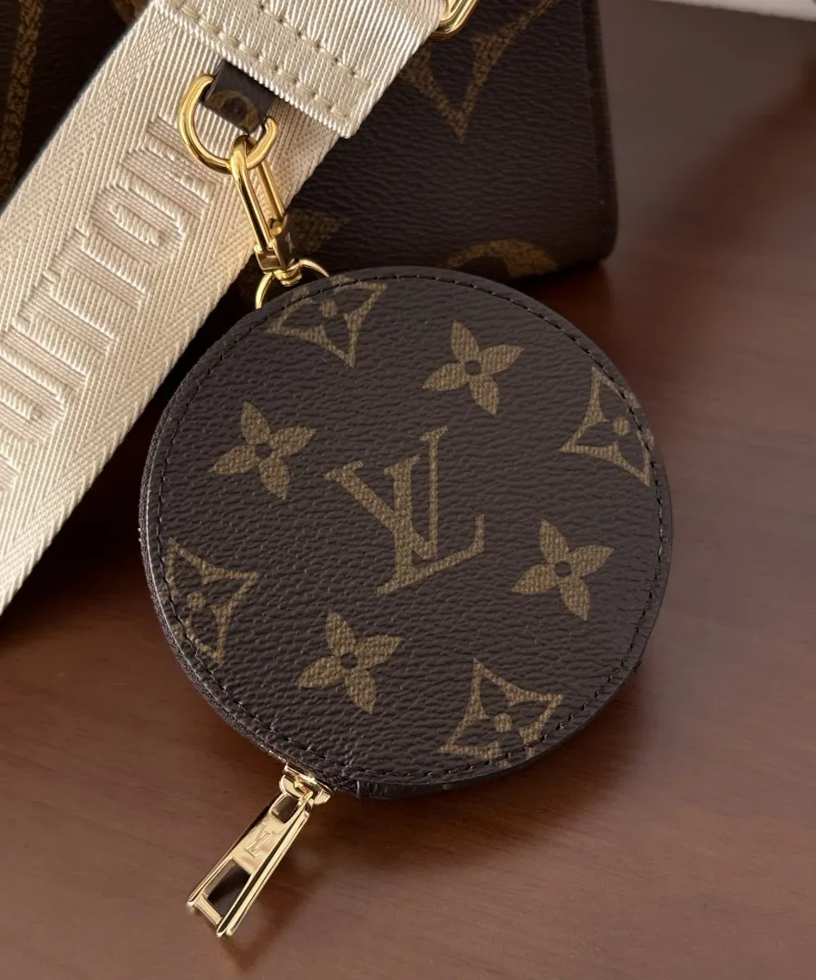 Круглый съемный монетник из канвы Monogram на текстильном ремне