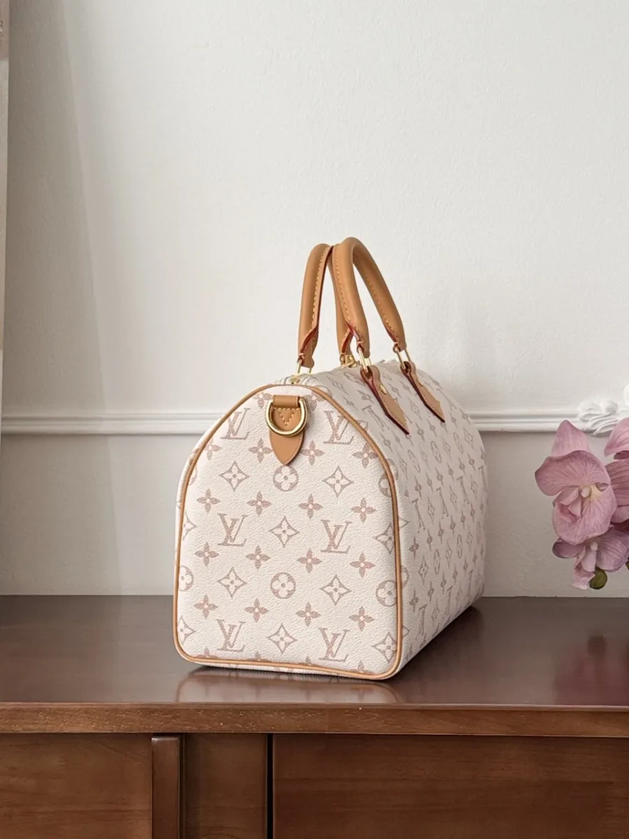 Сумка Louis Vuitton Speedy 30, вид сбоку