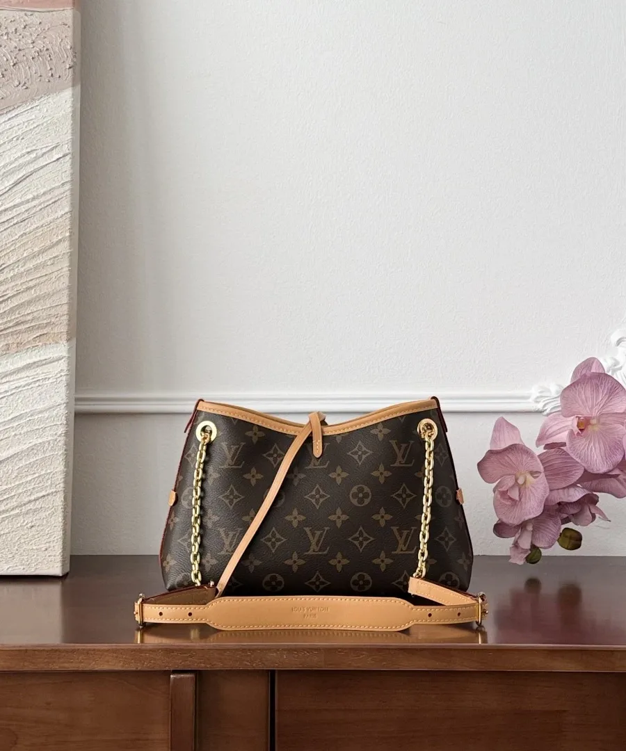 Сумка Louis Vuitton Carryall BB с прикрепленным кожаным плечевым ремнем