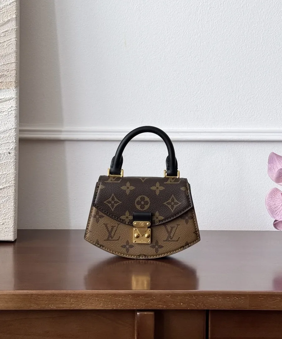Сумка Louis Vuitton Pico Tilsitt из канвы Monogram, вид спереди