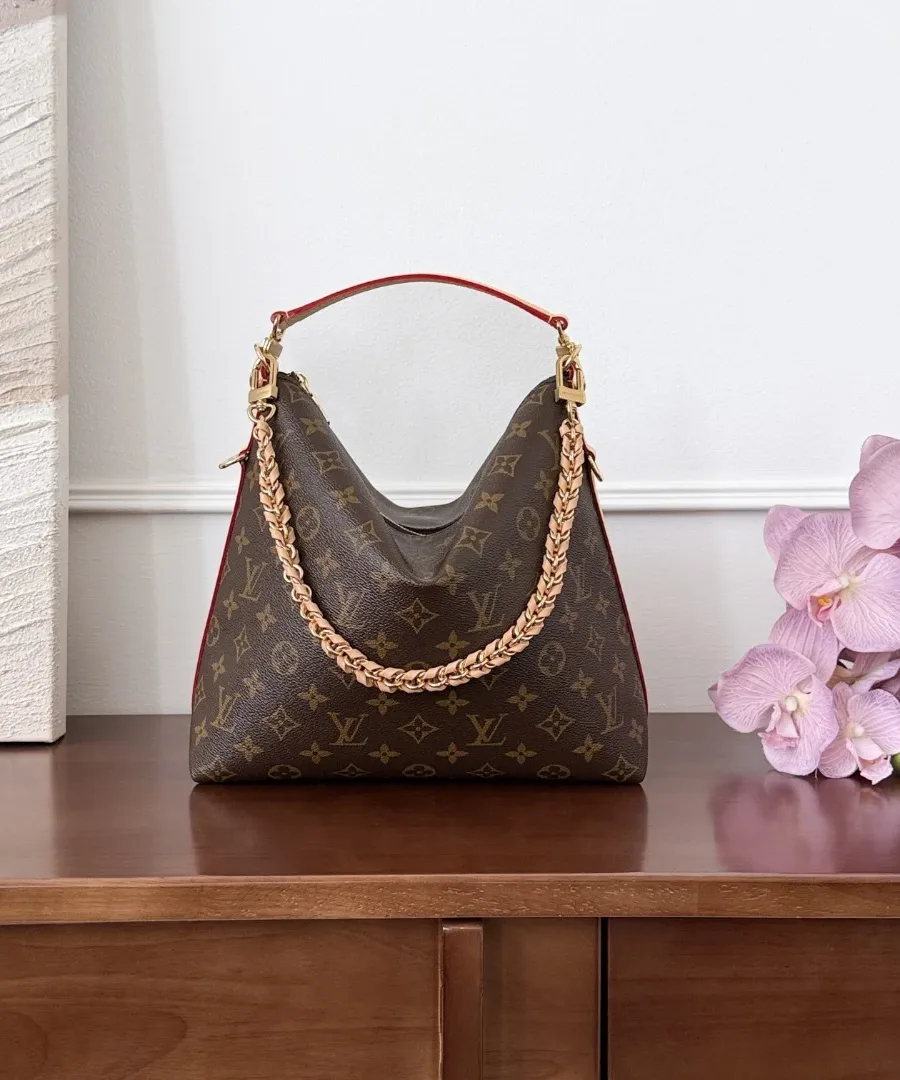 Коричневая сумка-хобо Louis Vuitton Monogram с короткой кожаной ручкой и золотистой цепочкой, вид спереди