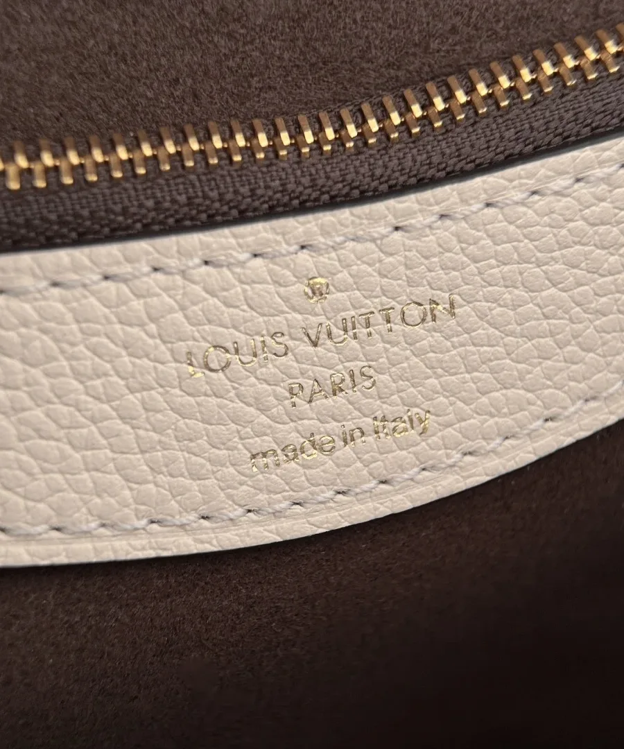 Внутреннее кожаное клеймо Louis Vuitton Paris made in Italy