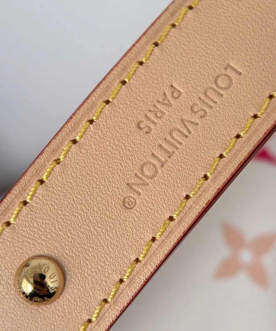 Кожаный плечевой ремень с тиснением Louis Vuitton Paris