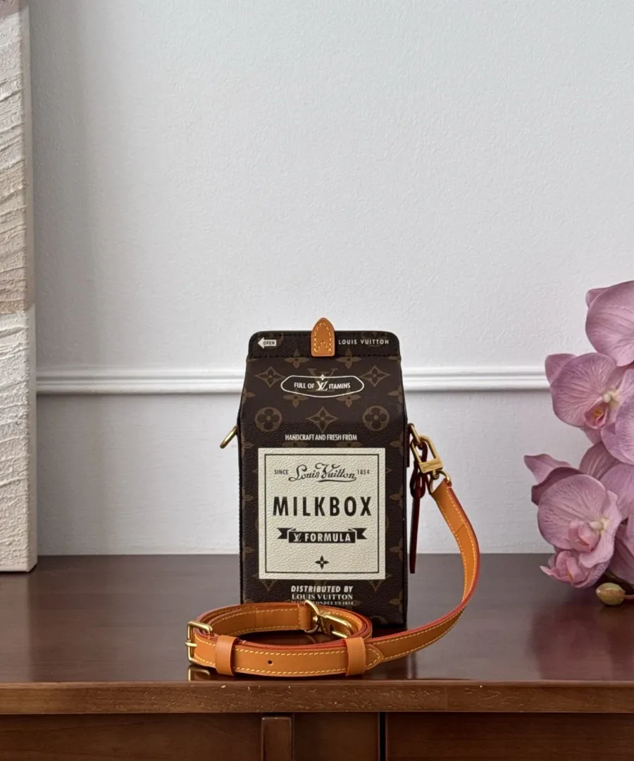 Сумка Louis Vuitton Milk Box с отсоединенным плечевым ремнем