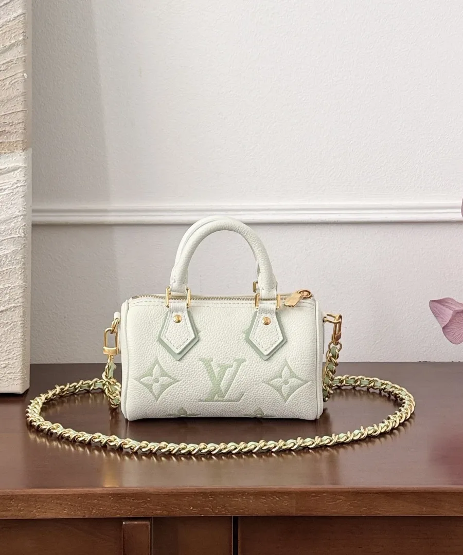 Бело-зеленая сумка Louis Vuitton Speedy Nano с прикрепленным ремнем-цепочкой
