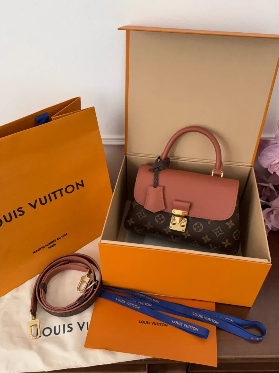 Коричневая сумка Louis Vuitton Madelene BB в фирменной коробке с пыльником