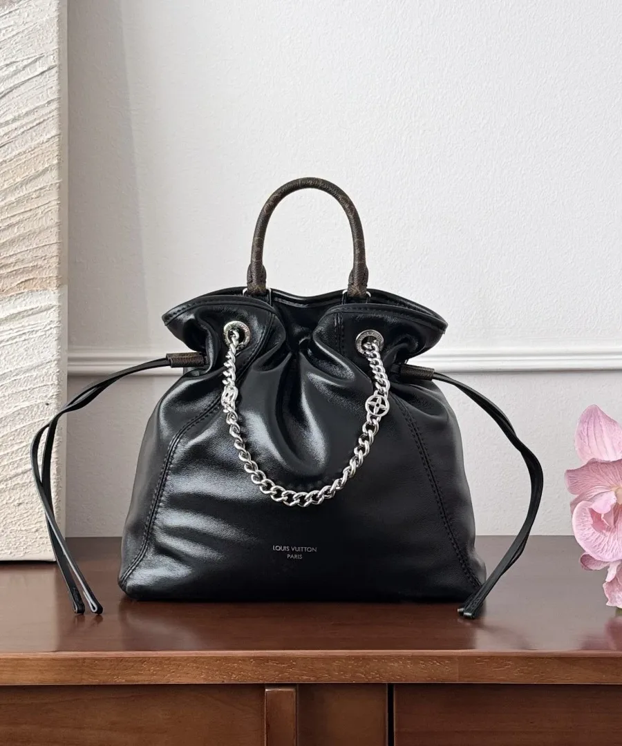 Черный кожаный рюкзак Louis Vuitton Off Duty, вид спереди