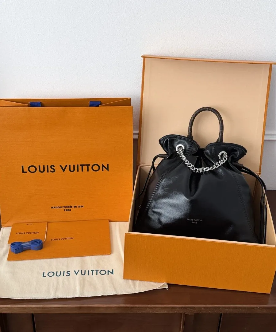 Черный рюкзак Louis Vuitton Off Duty в фирменной коробке с пакетом