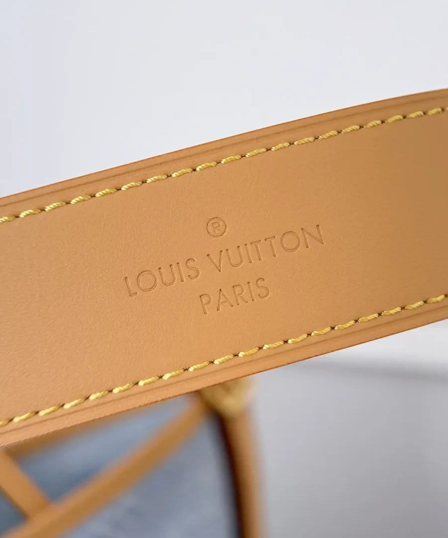 Кожаный плечевой ремень с тиснением Louis Vuitton Paris