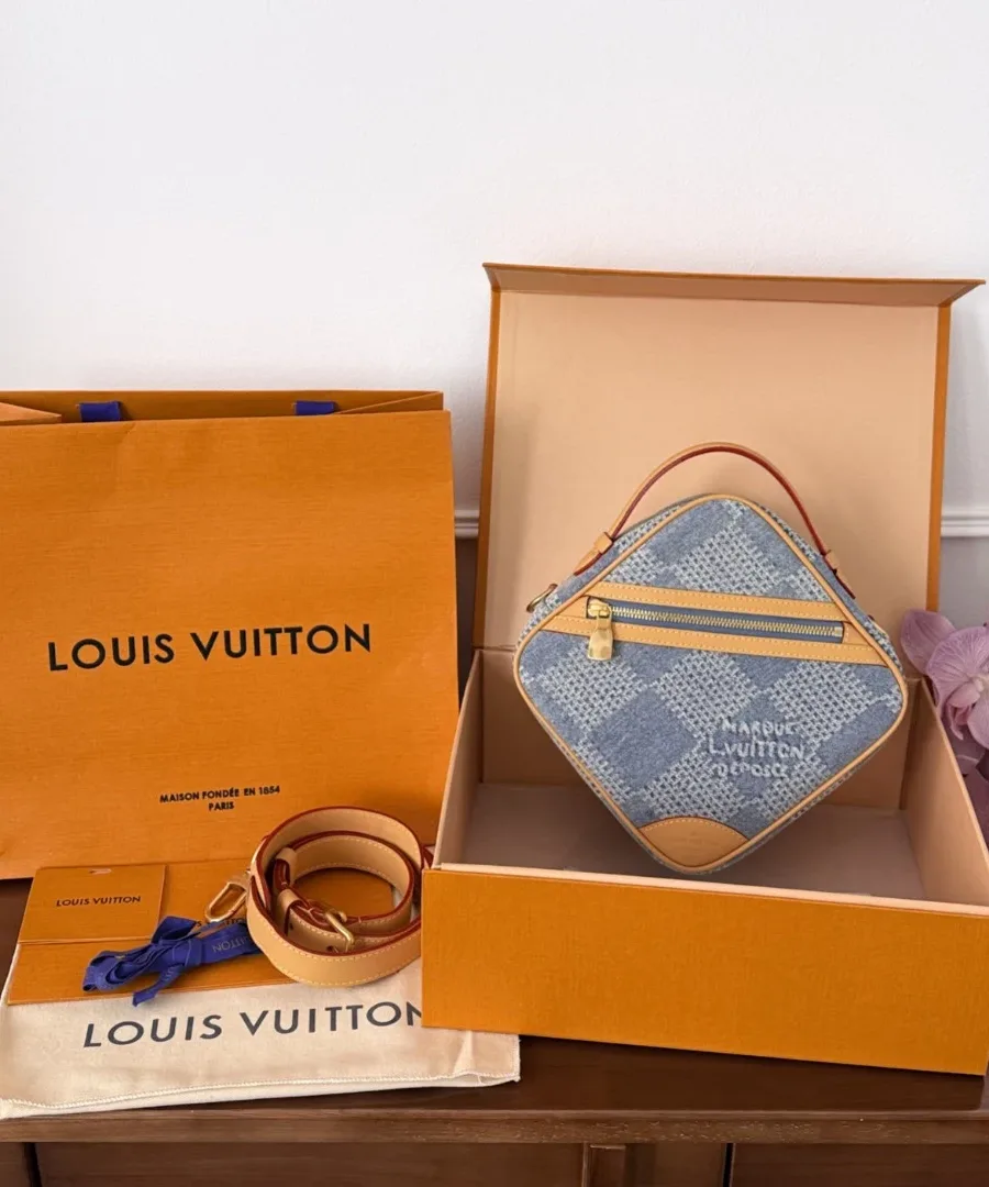 Сумка Louis Vuitton Chess в фирменной коробке с пыльником и пакетом
