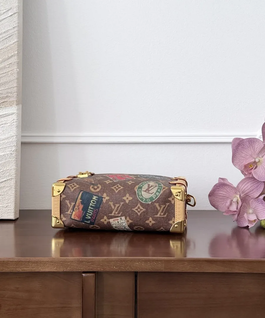 Нижняя часть сумки-сундука Louis Vuitton Flight Mode с металлическими ножками