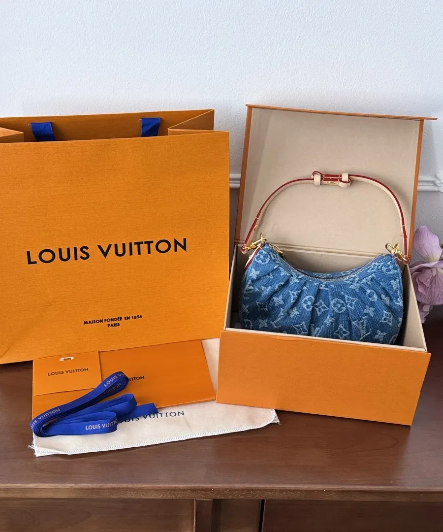 Джинсовая сумка Louis Vuitton Croissant в фирменной коробке с пакетом