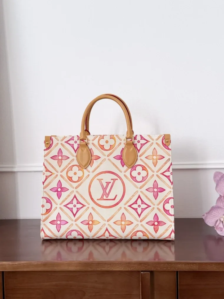 Louis Vuitton Разноцветная сумка-тоут OnTheGo MM