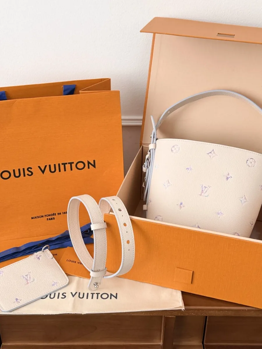 Сумка-ведро Louis Vuitton All-In BB в фирменной оранжевой коробке с пыльником и пакетом