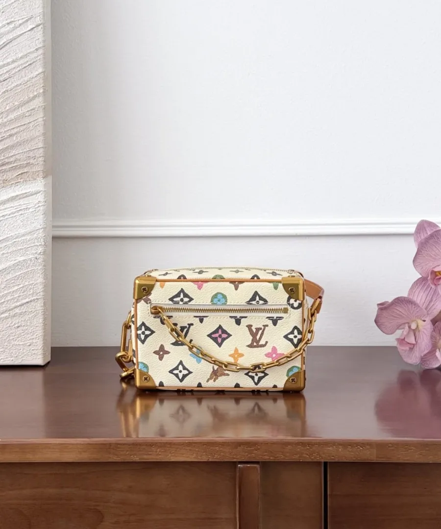 Разноцветная сумка Louis Vuitton Mini Soft Trunk, вид спереди