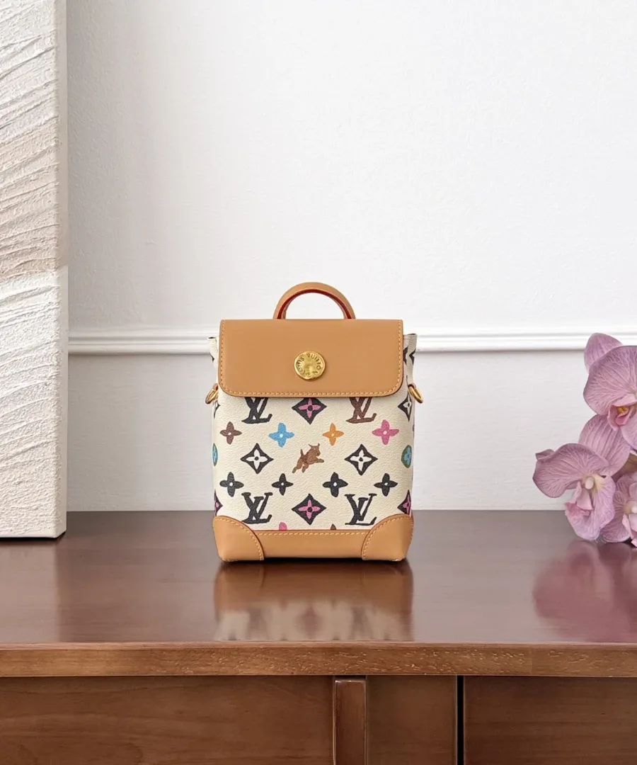 Белая сумка Louis Vuitton Nano Steamer с разноцветным принтом Monogram, вид спереди