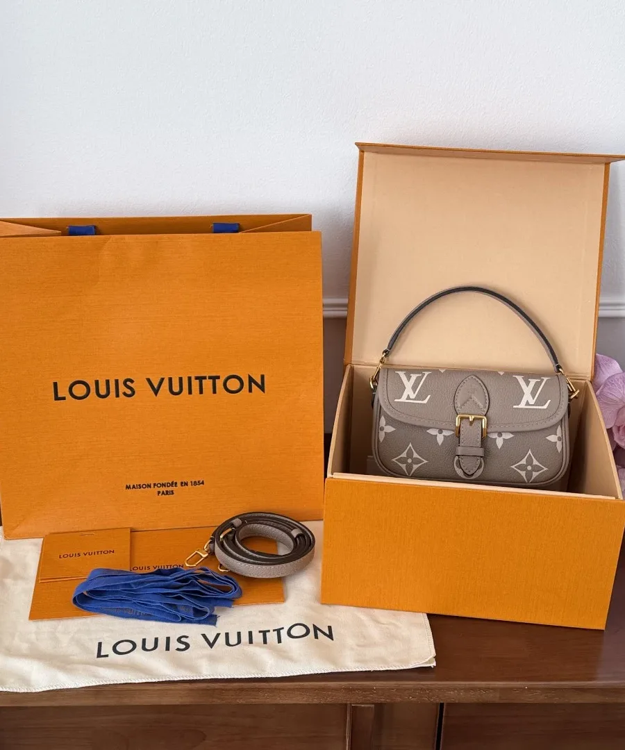 Сумка Louis Vuitton Nano Diane в фирменной коробке с пыльником и пакетом