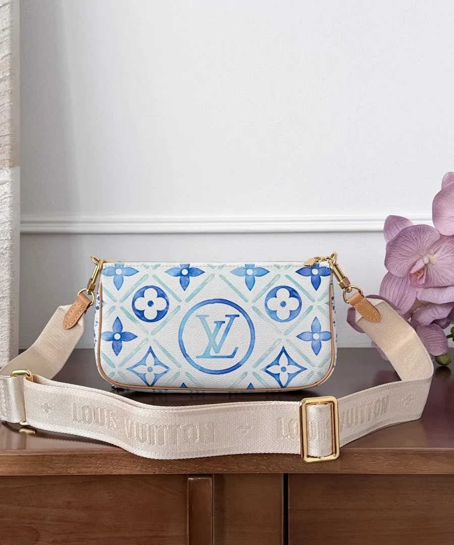 Сумка Louis Vuitton Multi Pochette Accessoires с широким текстильным ремнем, вид спереди