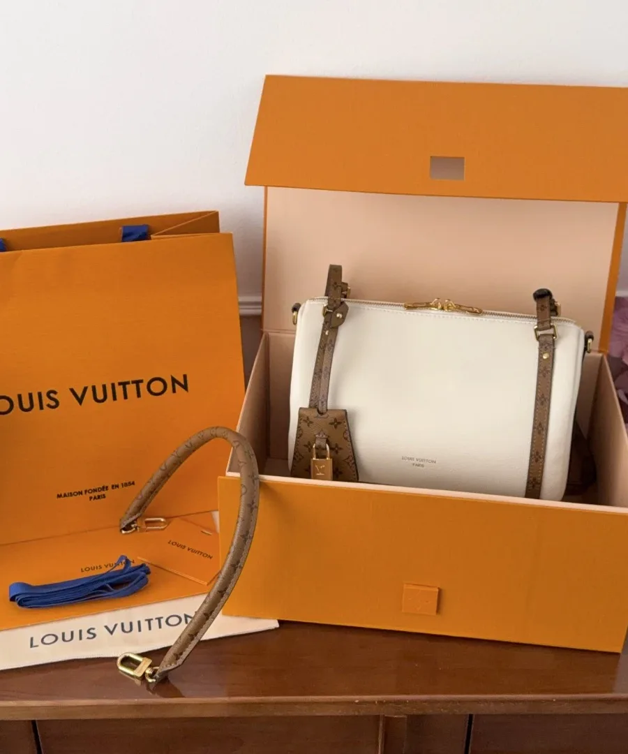 Бежевая сумка Louis Vuitton Express в фирменной оранжевой коробке с пыльником