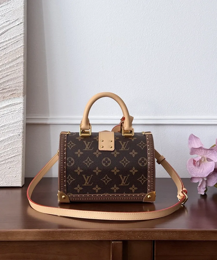 Сумка-сундук Louis Vuitton Speedy Trunk с прикрепленным кожаным плечевым ремнем