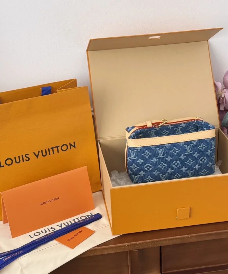 Косметичка Louis Vuitton Cruiser в фирменной коробке с пакетом