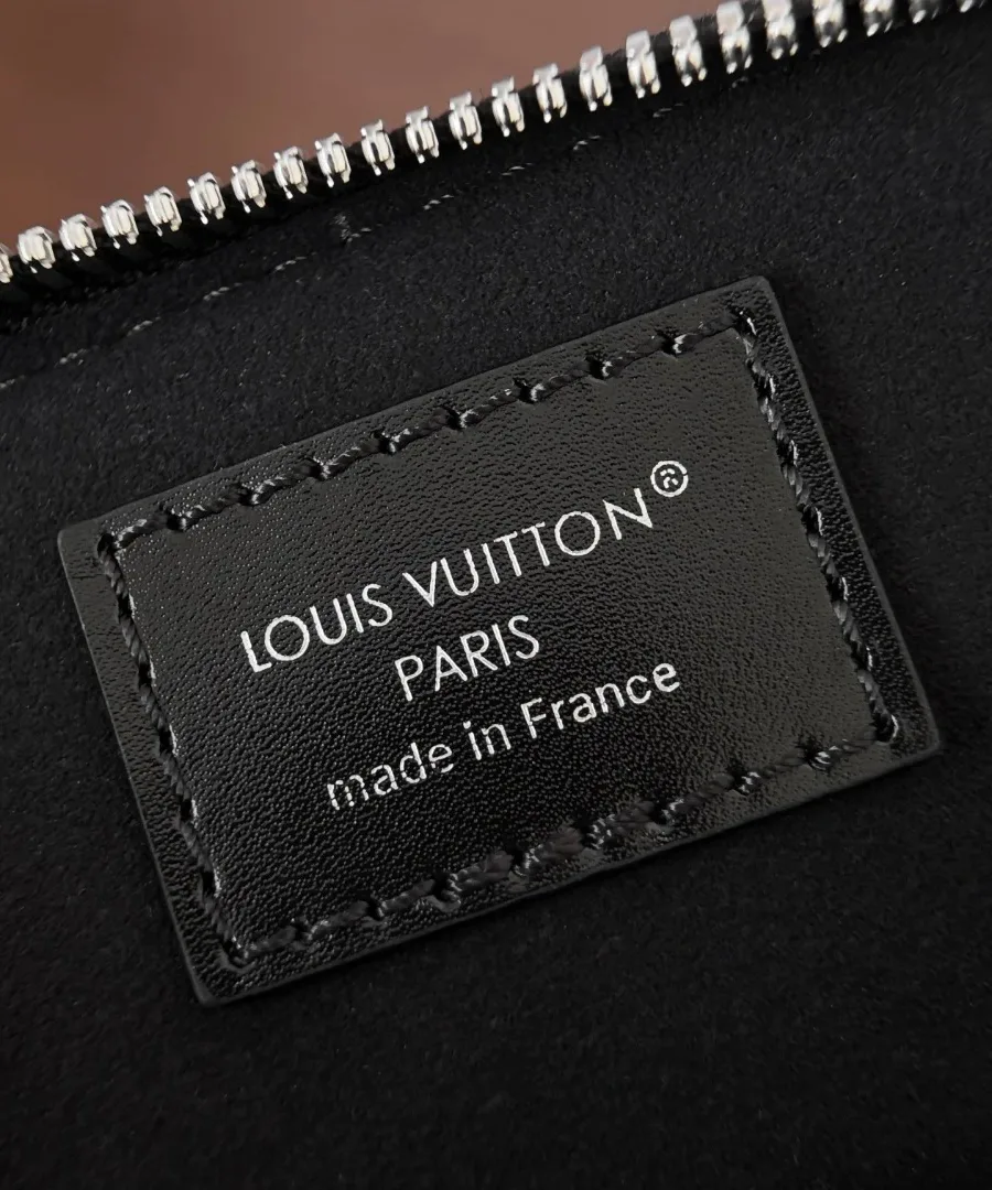 Внутренняя кожаная нашивка с тиснением Louis Vuitton Paris made in France