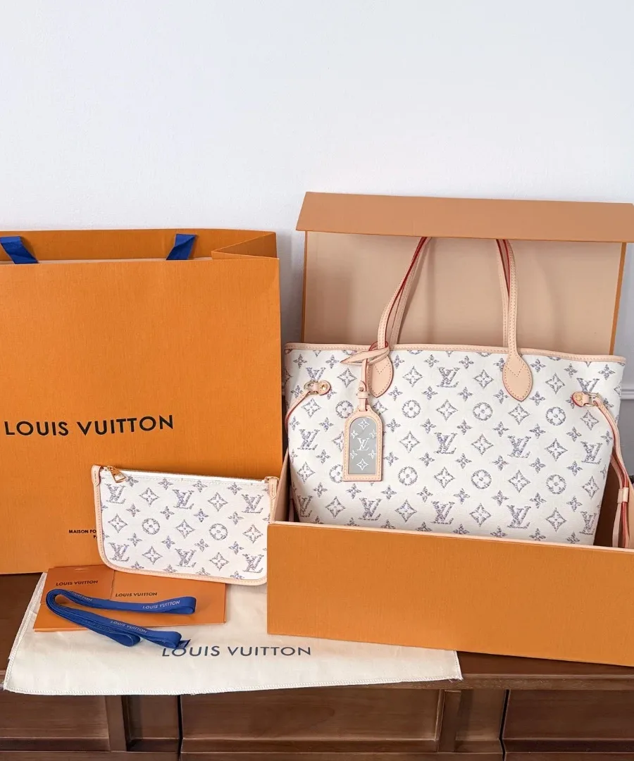 Сумка Neverfull MM со съемным кошельком в фирменной коробке и с бумажным пакетом Louis Vuitton