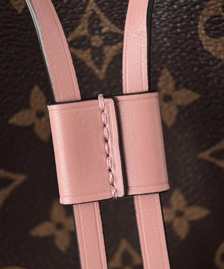 Розовый кожаный фиксатор шнурка на сумке Louis Vuitton NéoNoé