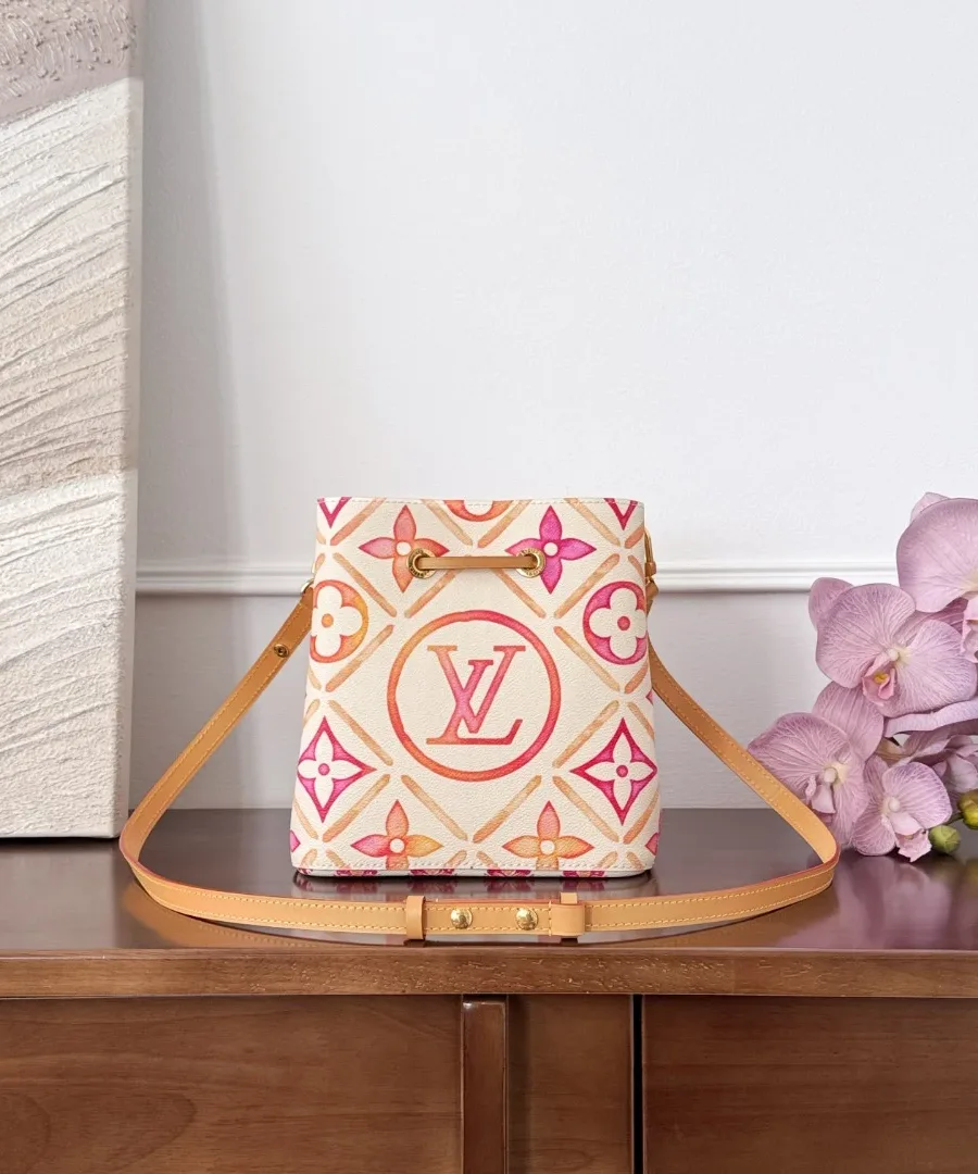 Разноцветная сумка-ведро Louis Vuitton NéoNoé BB с длинным плечевым ремнем