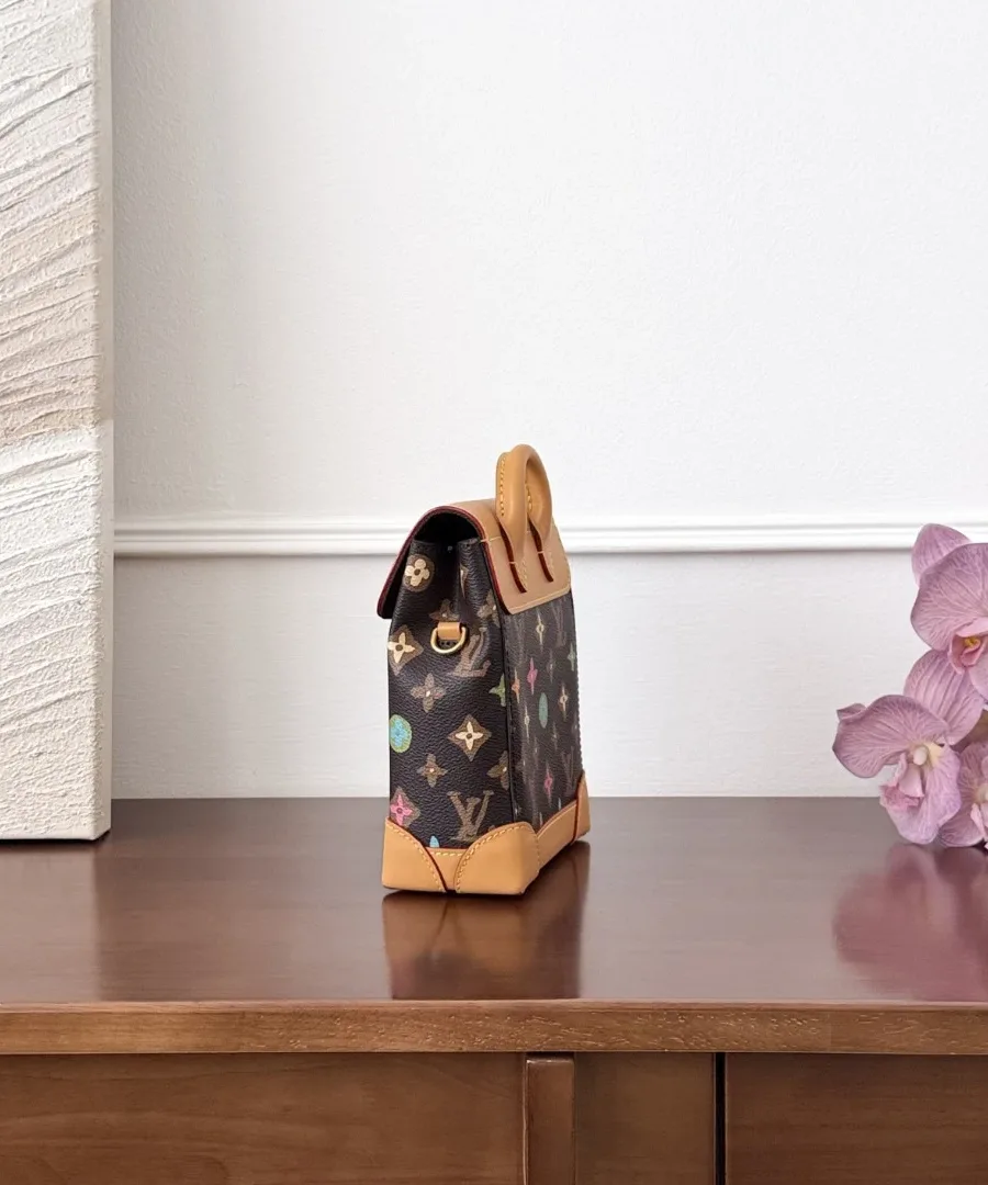 Сумка Louis Vuitton Nano Steamer, вид сбоку