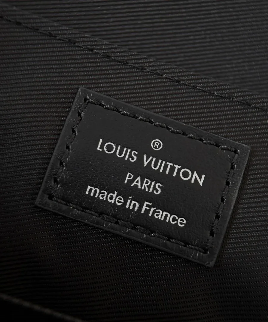Внутренняя кожаная нашивка с тиснением Louis Vuitton Paris made in France