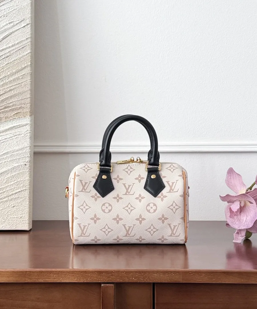 Бежево-белая сумка Louis Vuitton Speedy 20 с черными ручками, вид спереди
