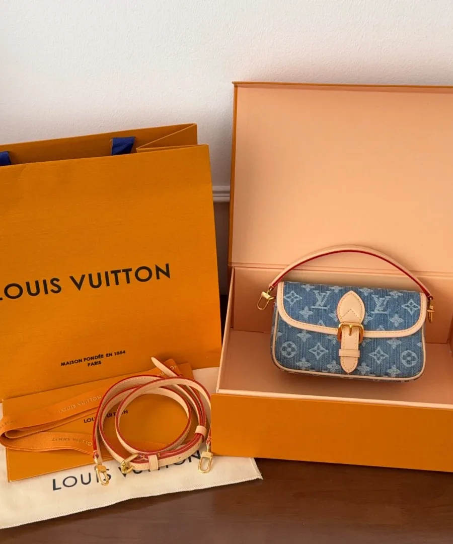 Сумка Louis Vuitton Nano Diane в фирменной коробке с пыльником и ремнем