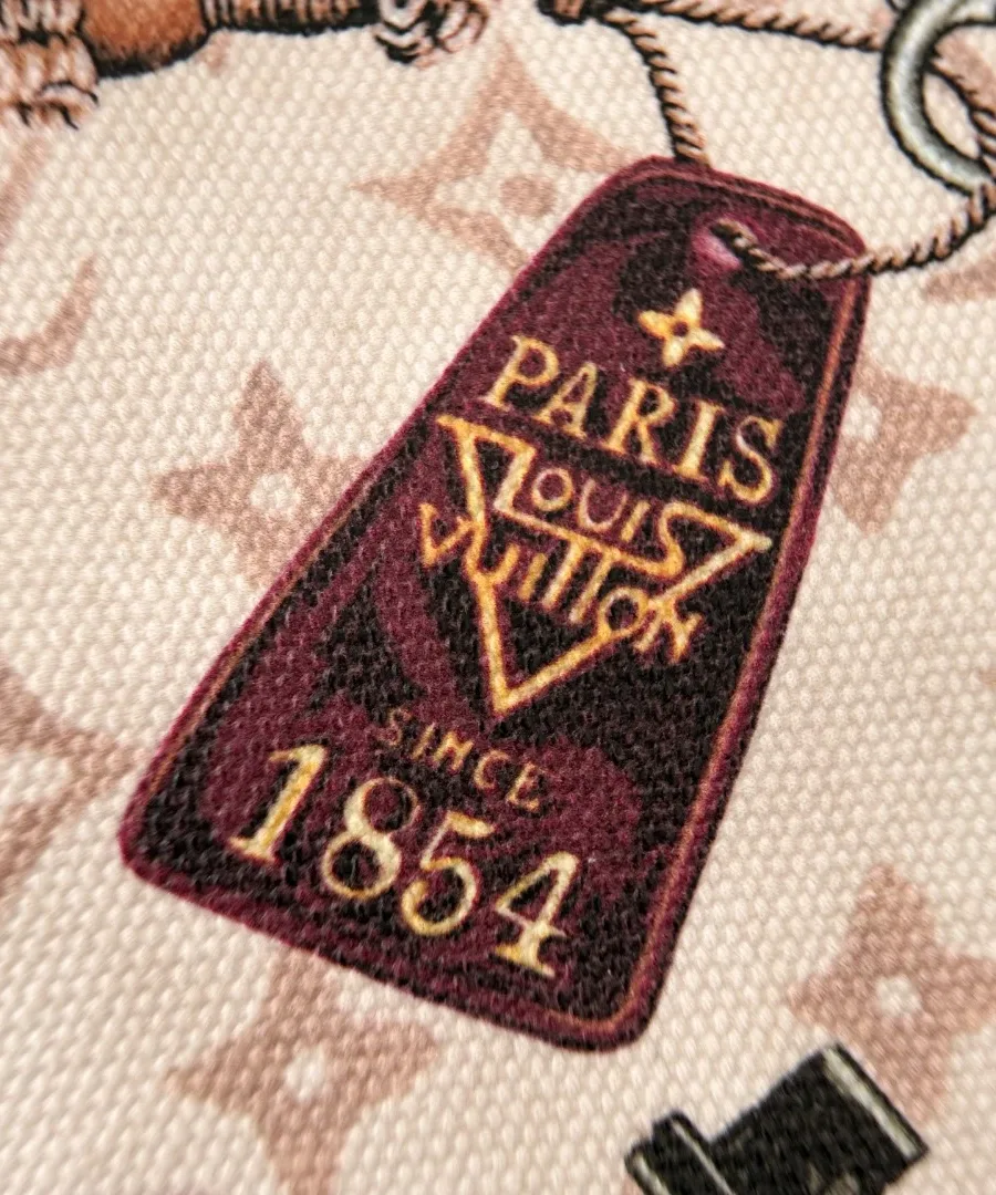Принт в виде нашивки Paris Louis Vuitton Since 1854 на канве