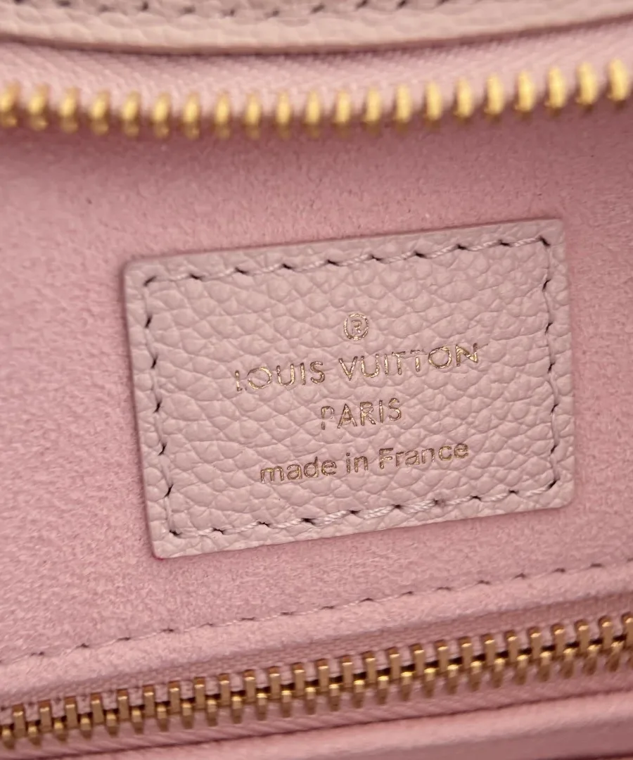 Внутренний кожаный нашивной ярлык Louis Vuitton Paris made in France