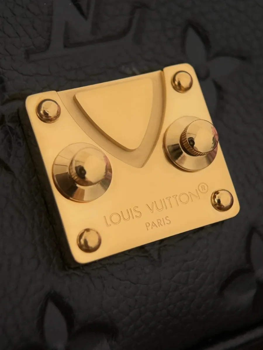 Золотистый замок S-lock с гравировкой Louis Vuitton Paris
