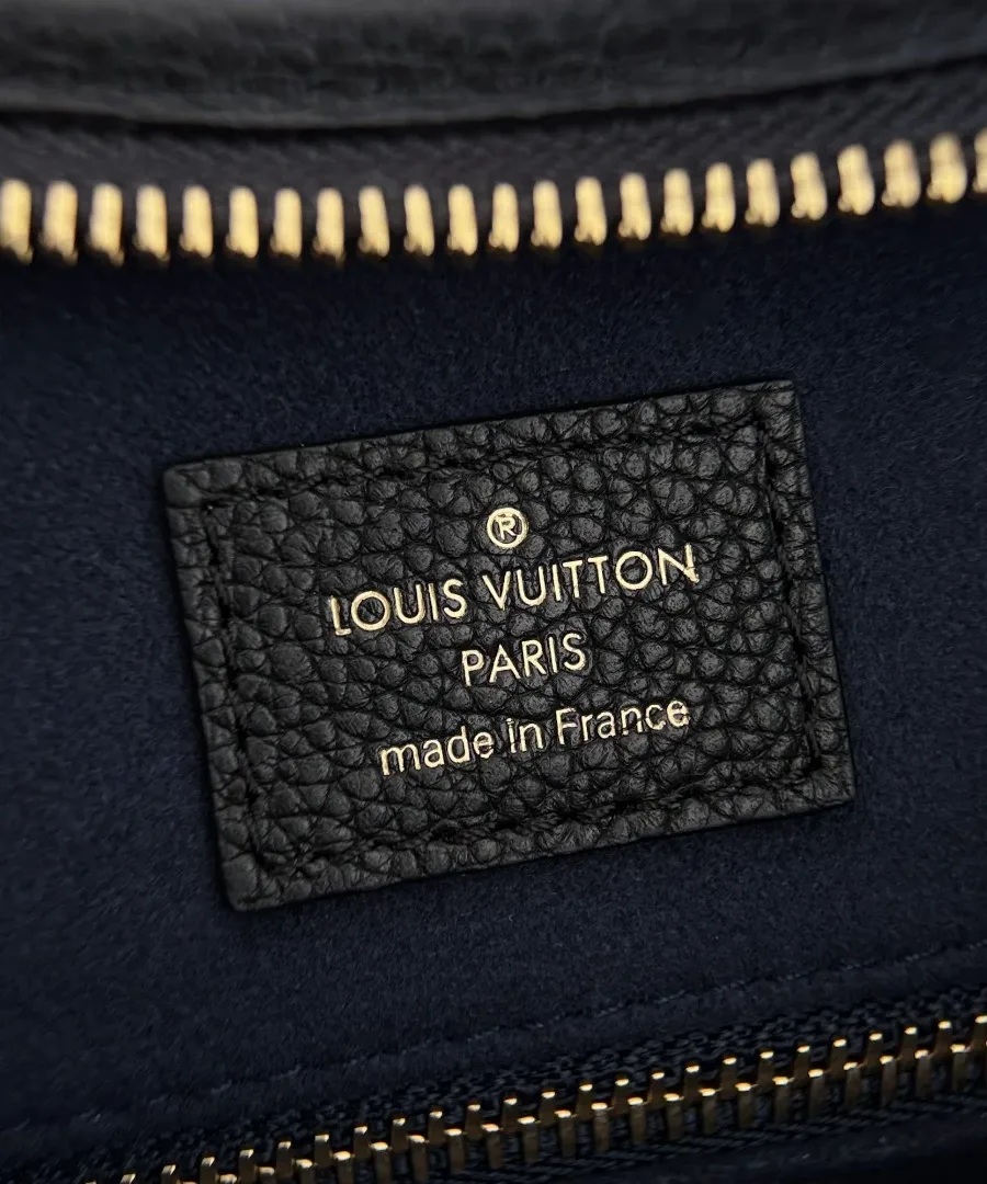 Внутренняя кожаная нашивка Louis Vuitton Paris made in France