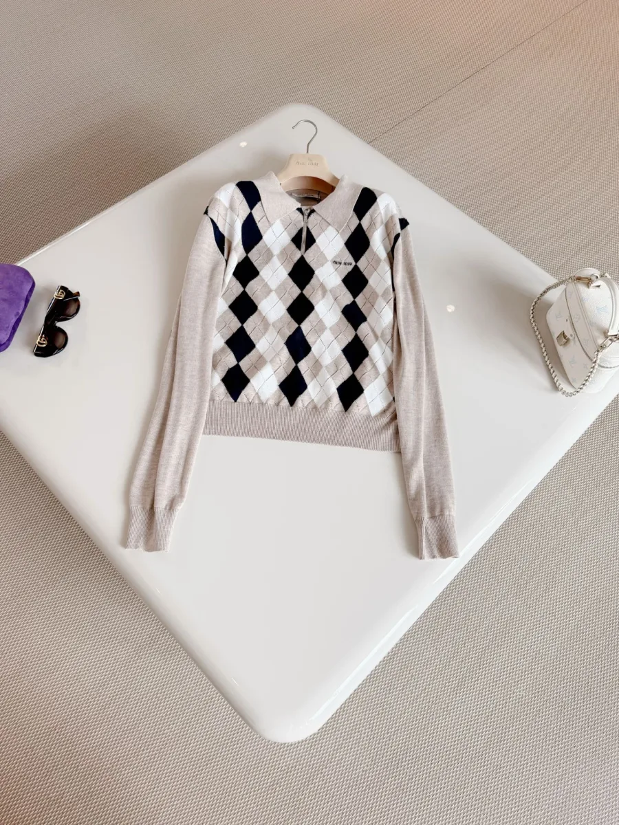 Бежевый кашемировый свитер Miu Miu с аргайлом