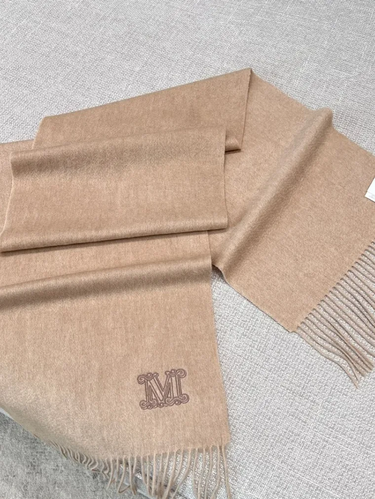 Max Mara Бежевый кашемировый шарф с вышитым логотипом M