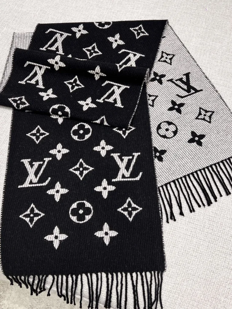 Louis Vuitton Чёрно-серый двусторонний шарф с узором Monogram