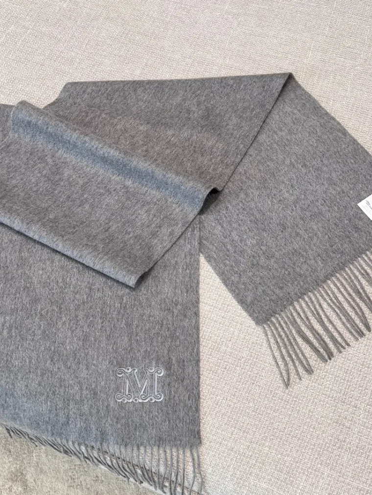 Max Mara Серый кашемировый шарф с вышитым логотипом M