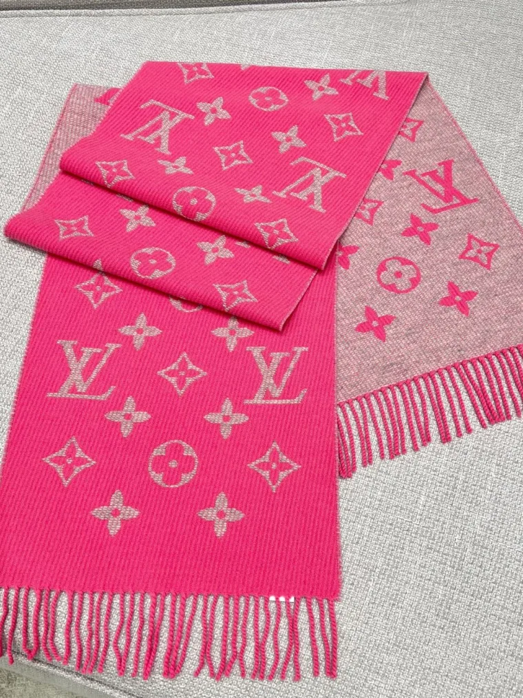 Louis Vuitton Розовый шарф Daily LV с монограммой и бахромой