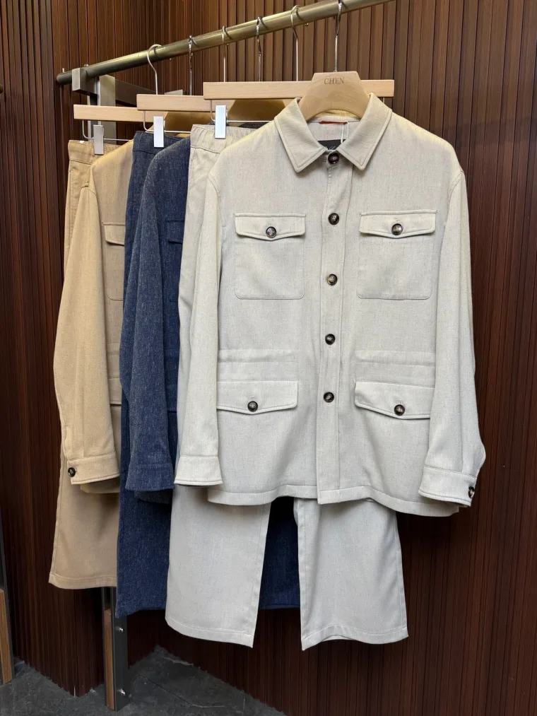 Loro Piana Бежевый комплект из куртки сафари и брюк на кулиске