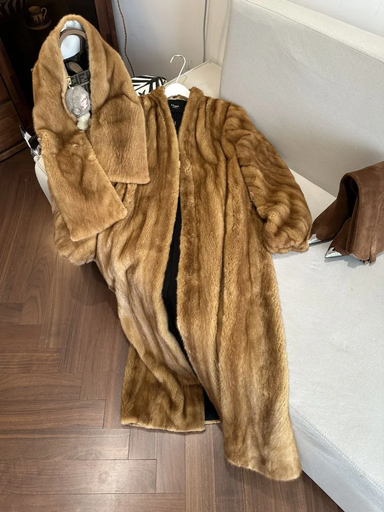 Fendi Шуба