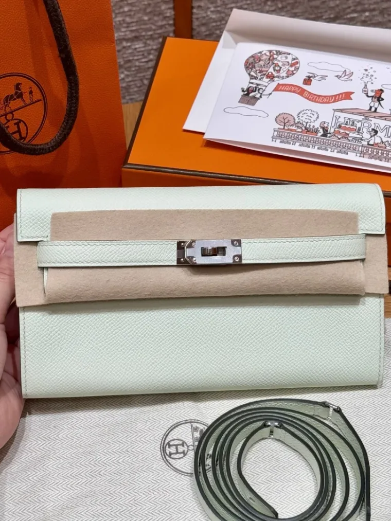 Hermes Клатч Kelly To Go 19 см Epsom 0S/Vert Fizz
