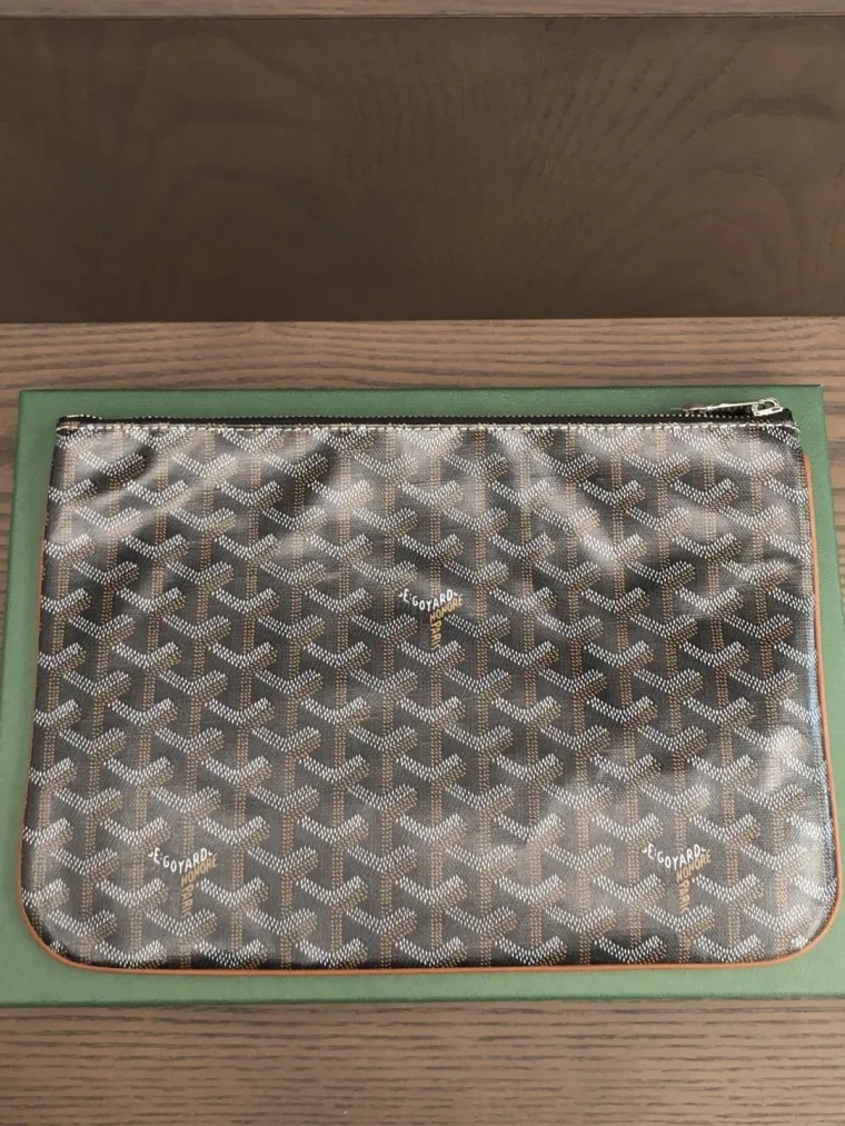 Goyard Senat